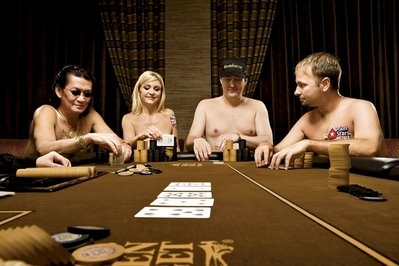 Nguyen, Harman, Hellmuth i Negreanu