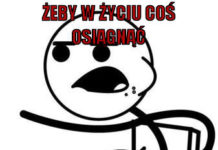 próbując zmusić się do grania