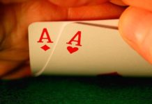 10 najlepszych prezentów przy pokerowych stołach