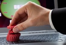 Jak rozpoznać telle w pokerze online?