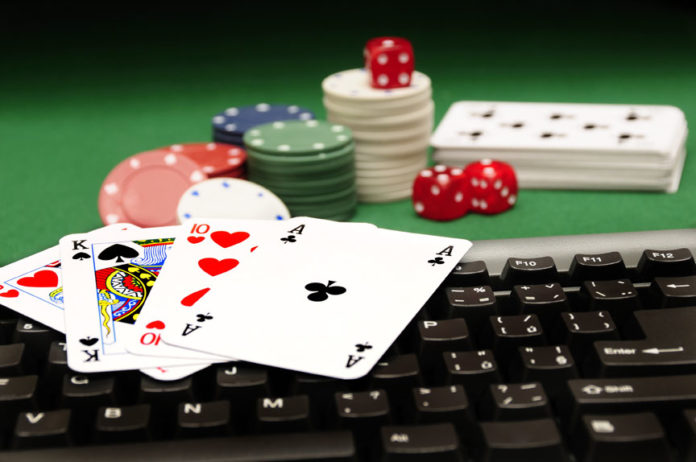 Jak nie blefować w pokerze online