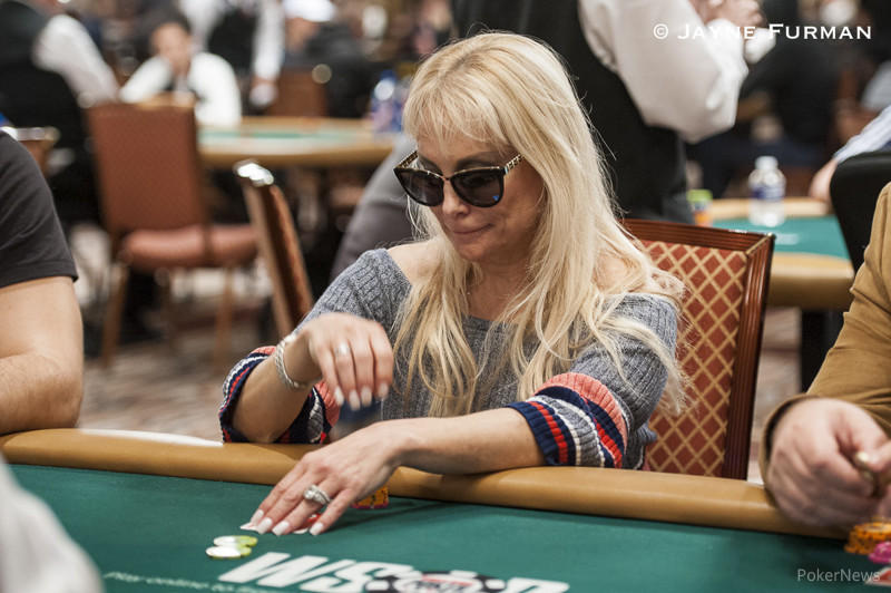 Lauren Roberts - Poker After Dark jest podobny do moich