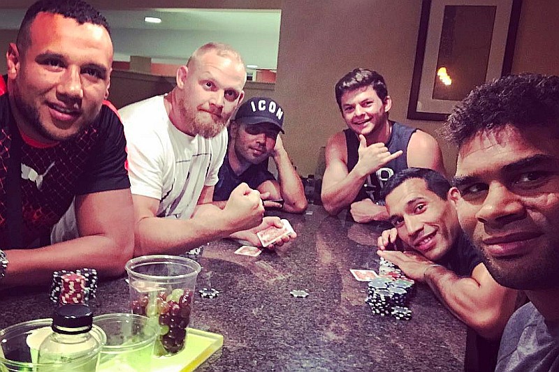 Alistair Overeem UFC i Poker