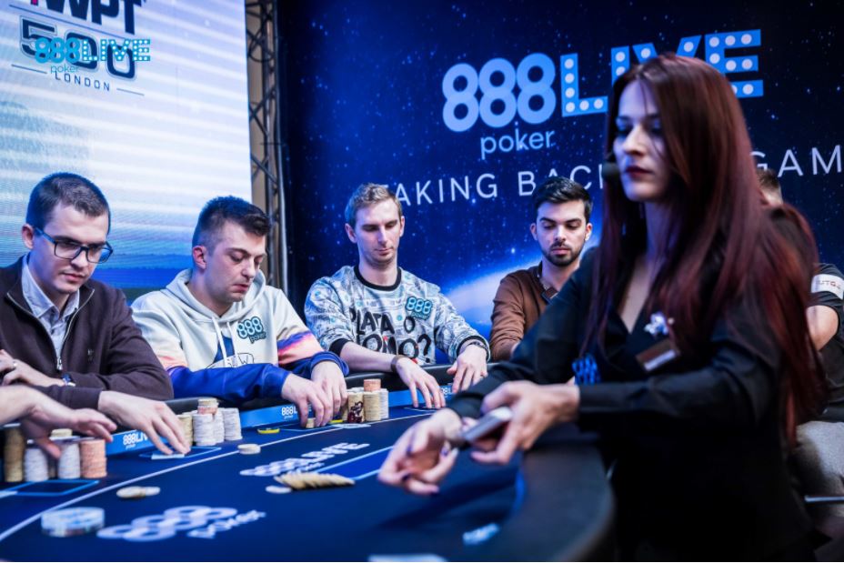 Krzysztof Chmielowski jest wiceliderem przed finałem Main Eventu