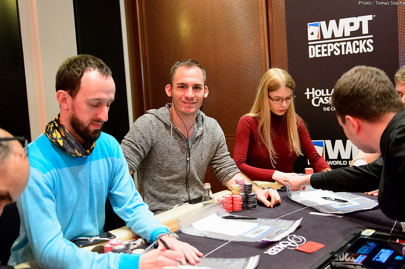 Justin Bonomo znakomicie radzi sobie w Main Evencie WPT Amsterdam