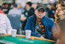 Wielkie nazwiska w czołówce flightu 1B Main Eventu. Padnie rekord frekwencji? Johnny Chan w trakcie dnia 1B Main Eventu WSOP 2023