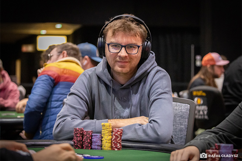 Tomasz Głuszko w trakcie eventu 2.500$ Mixed Big Bet