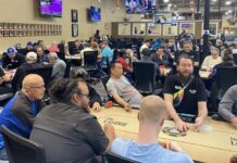 Nie płać blinda, zagraj na stole finałowym, nowa karta na riverze – ten turniej u Douga Polka był zakręcony!